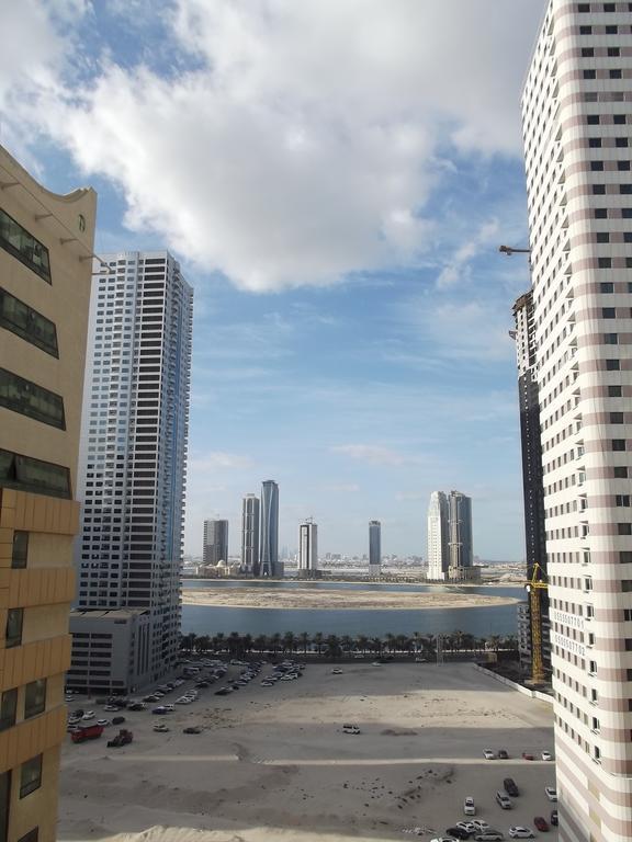 Emirates Palace Hotel Suites Schardscha Exterior foto