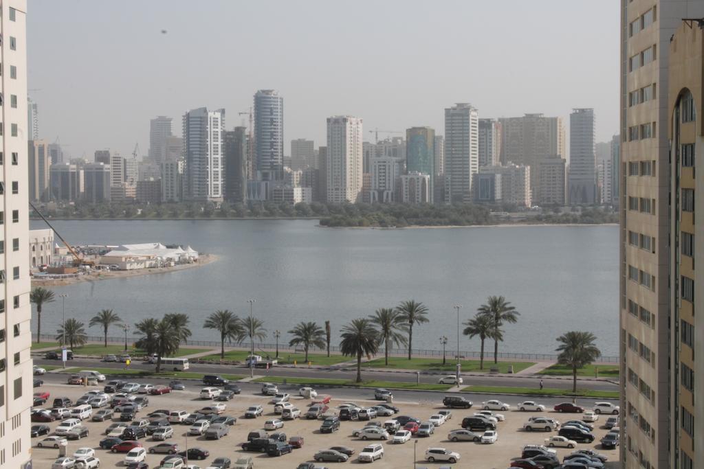 Emirates Palace Hotel Suites Schardscha Exterior foto